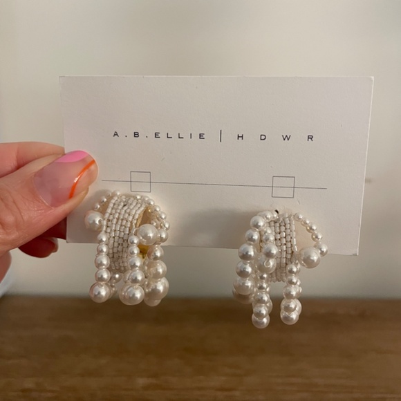 A.B. Ellie Pearl Drew Hoops - Picture 6 of 10